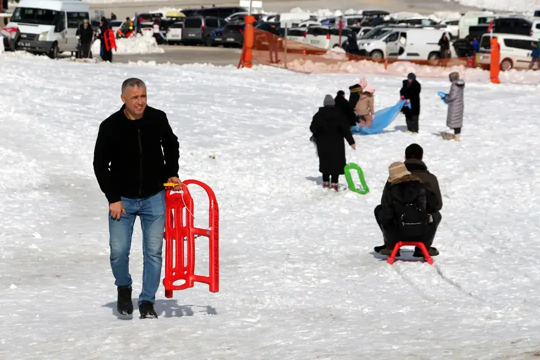 Davraz Kayak Merkezi'ne 2 Haftada 100 Bin Ziyaretçi! 3
